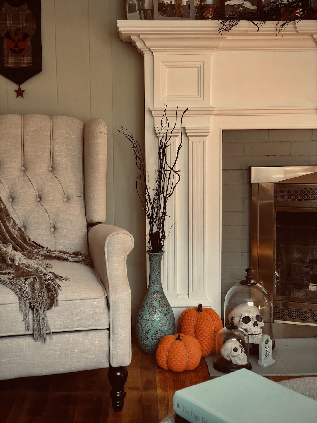 Fall in Love with Cozy Living Room Decor - patchandbagel