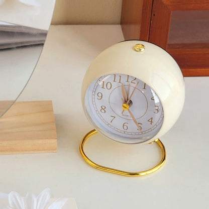 Vintage Round Analog Clock - patchandbagel